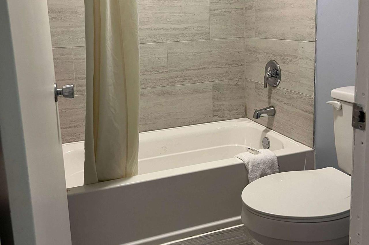 Travelodge By Wyndham North Hotel 2*