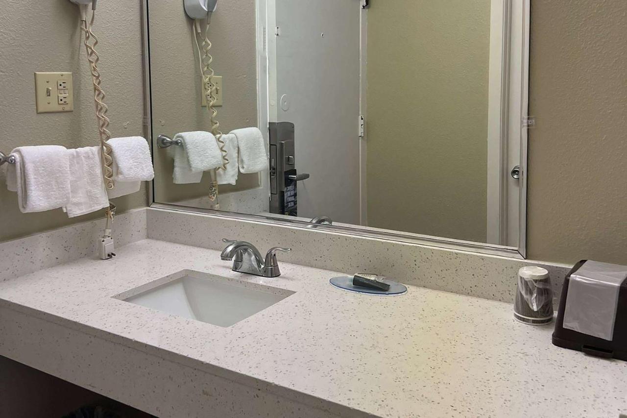Travelodge By Wyndham North 2*